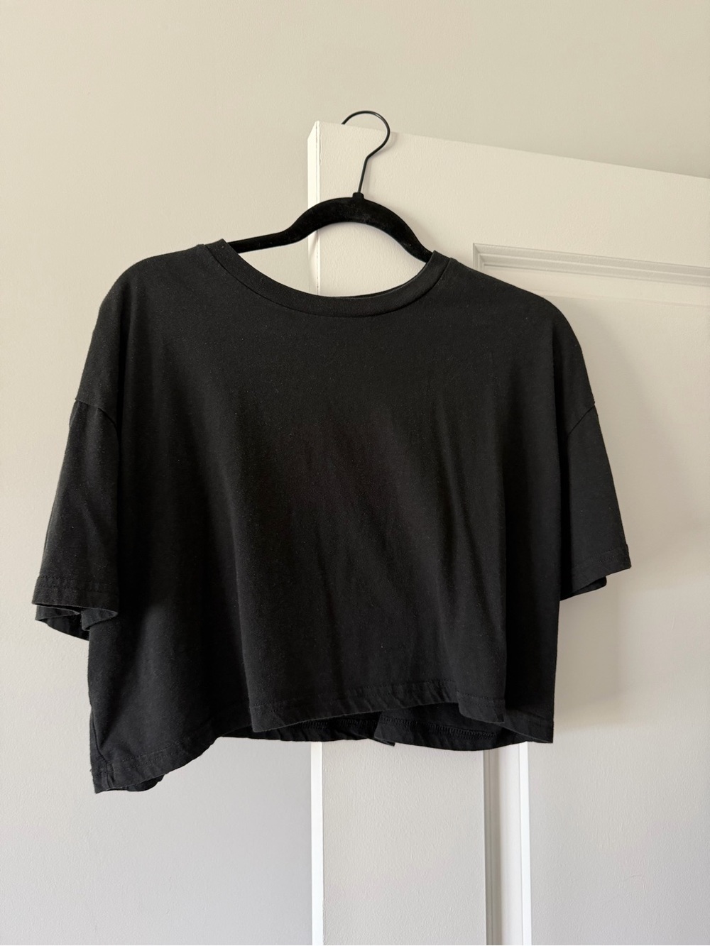 Black Cropped Short Sleeve Tee - Women